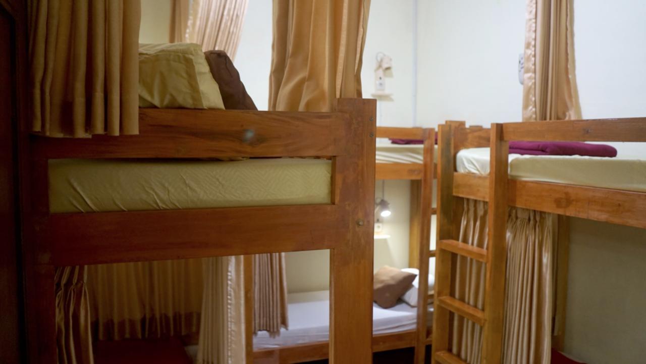 The Sleepingroom Hostel Yogyakarta Exterior photo