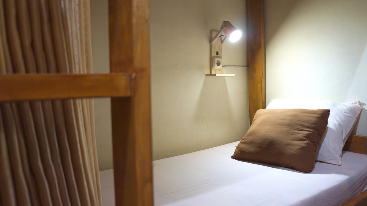 The Sleepingroom Hostel Yogyakarta Exterior photo