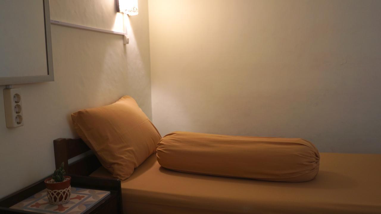 The Sleepingroom Hostel Yogyakarta Exterior photo