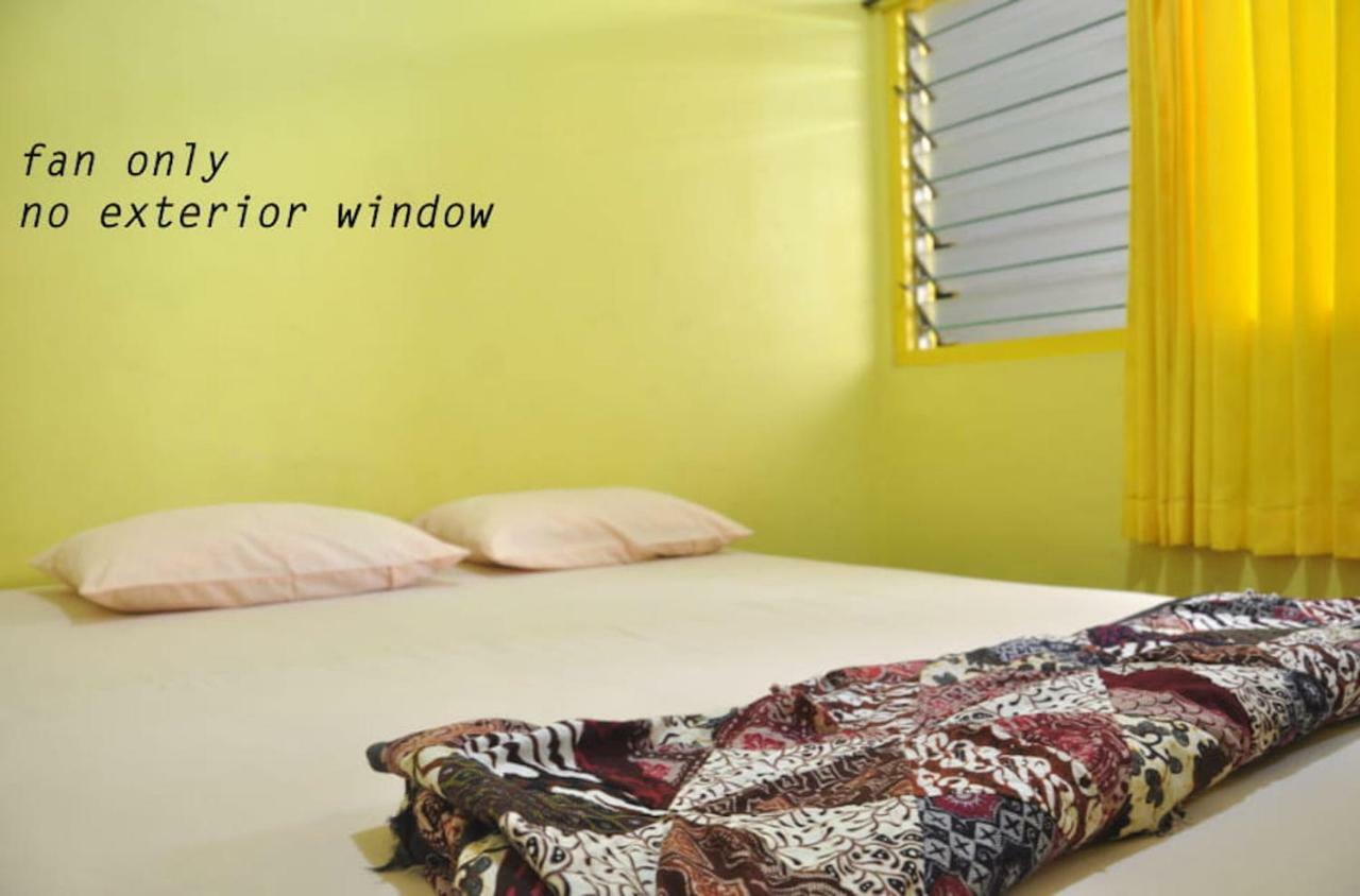The Sleepingroom Hostel Yogyakarta Exterior photo