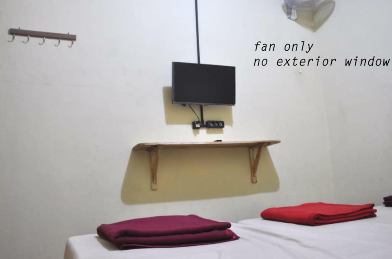 The Sleepingroom Hostel Yogyakarta Exterior photo